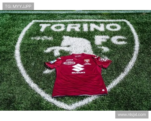 近期空难中遇难的足球明星引发全球哀悼与反思